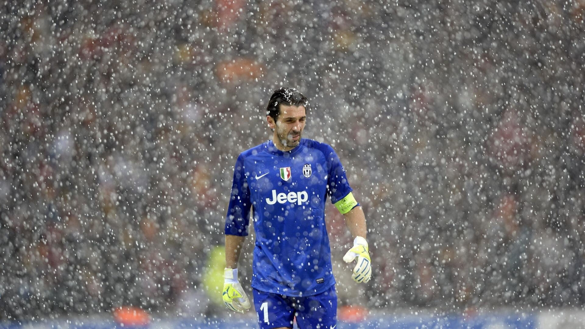 爱游戏官网-拜仁带队取胜！库里关键时刻的规则变更点燃赛场气氛